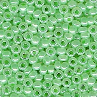Rocailles 2,5mm, nacrées, vert nil